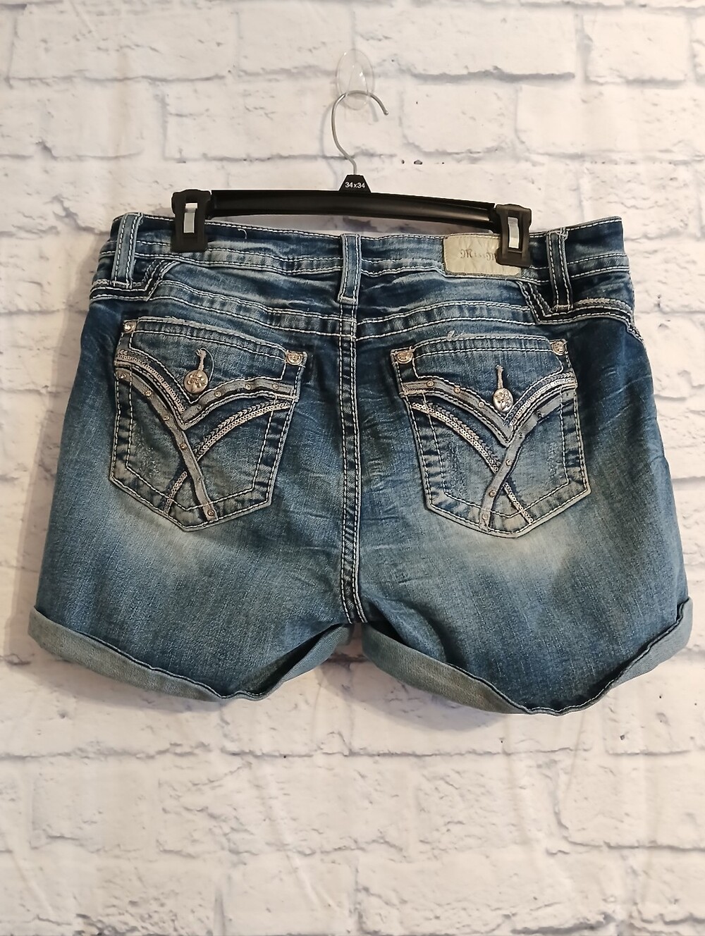 Miss Me Mid Rise Denim Shorts Sz 32 Stretch